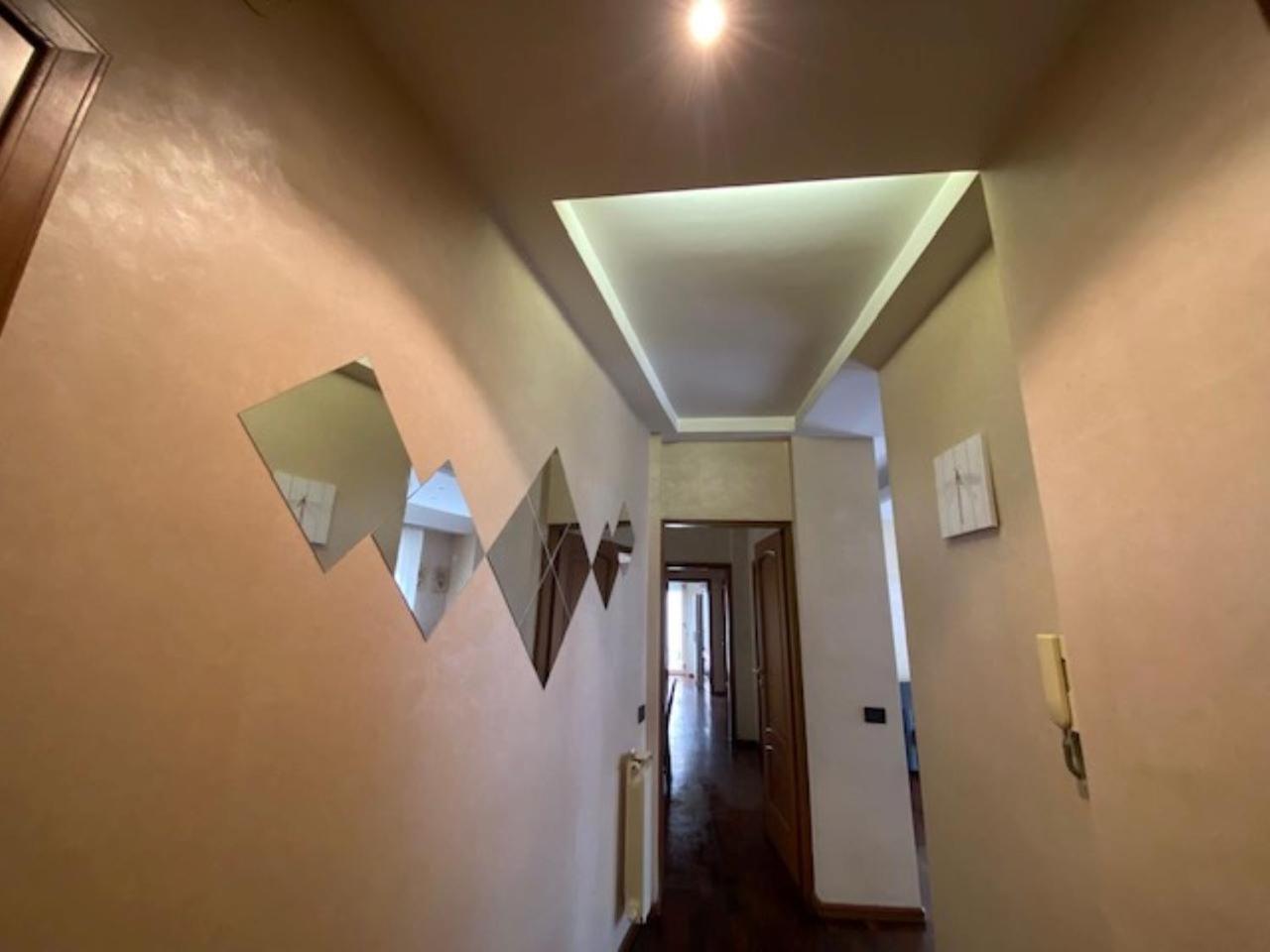 Quiet Apartment *